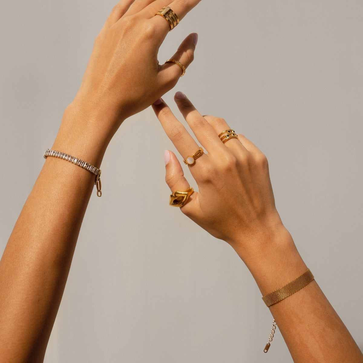 Mesh Loop Lock Chain Bracelet