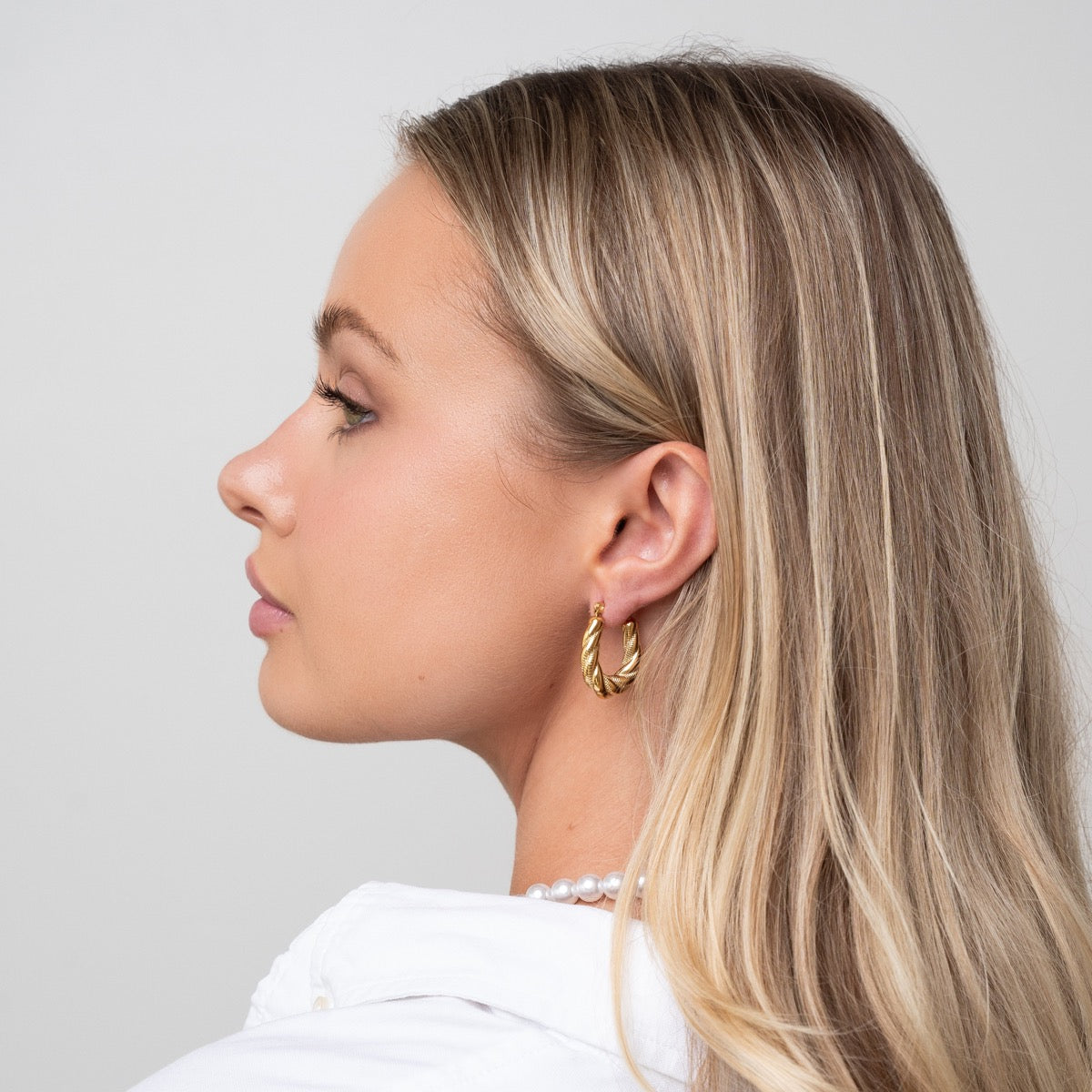 Ziyah Twist Hoop Earrings