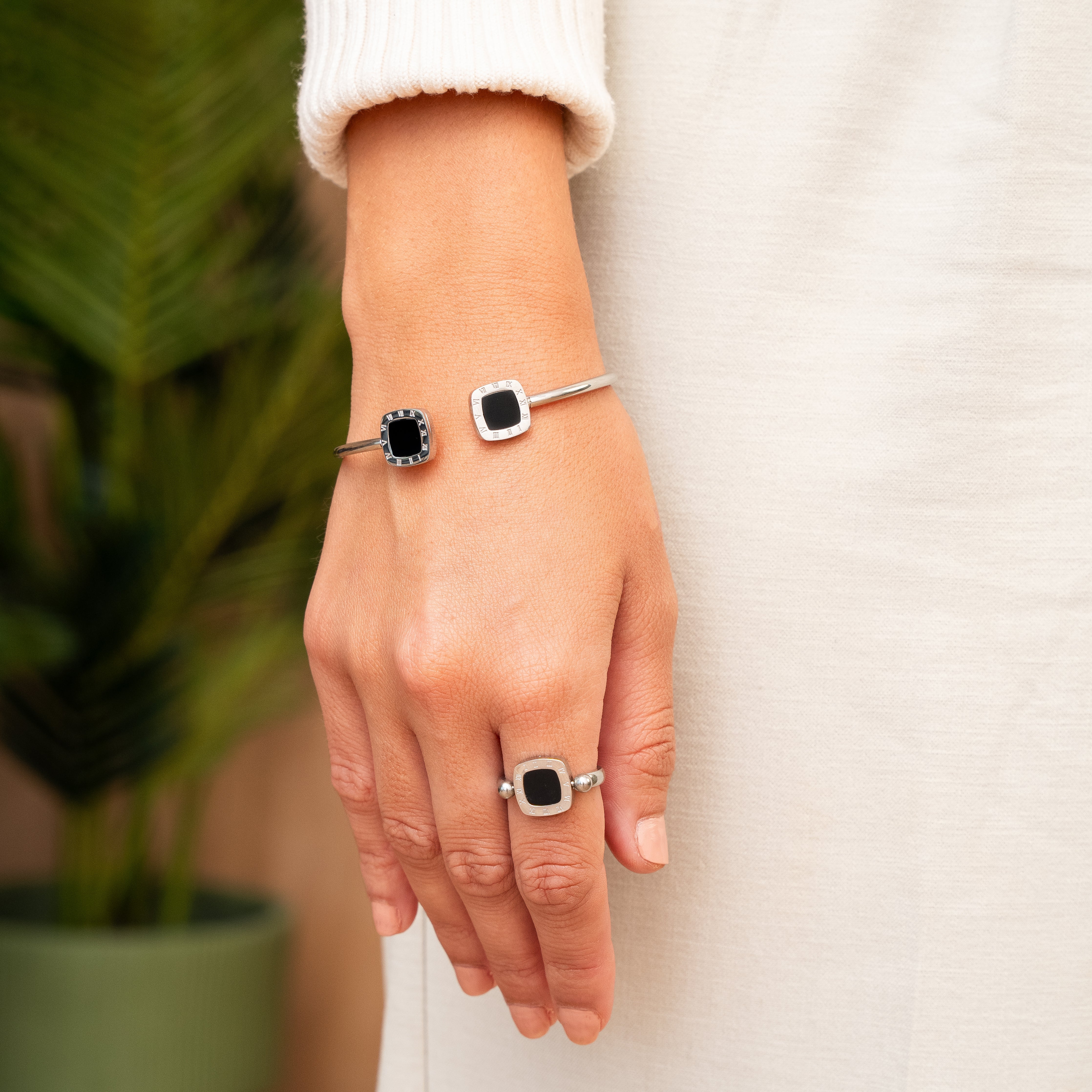 Square Rotatable Numeral Pendant Ring - Silver