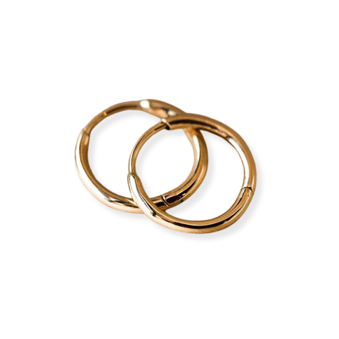 Cerys Medium Hoop Earrings