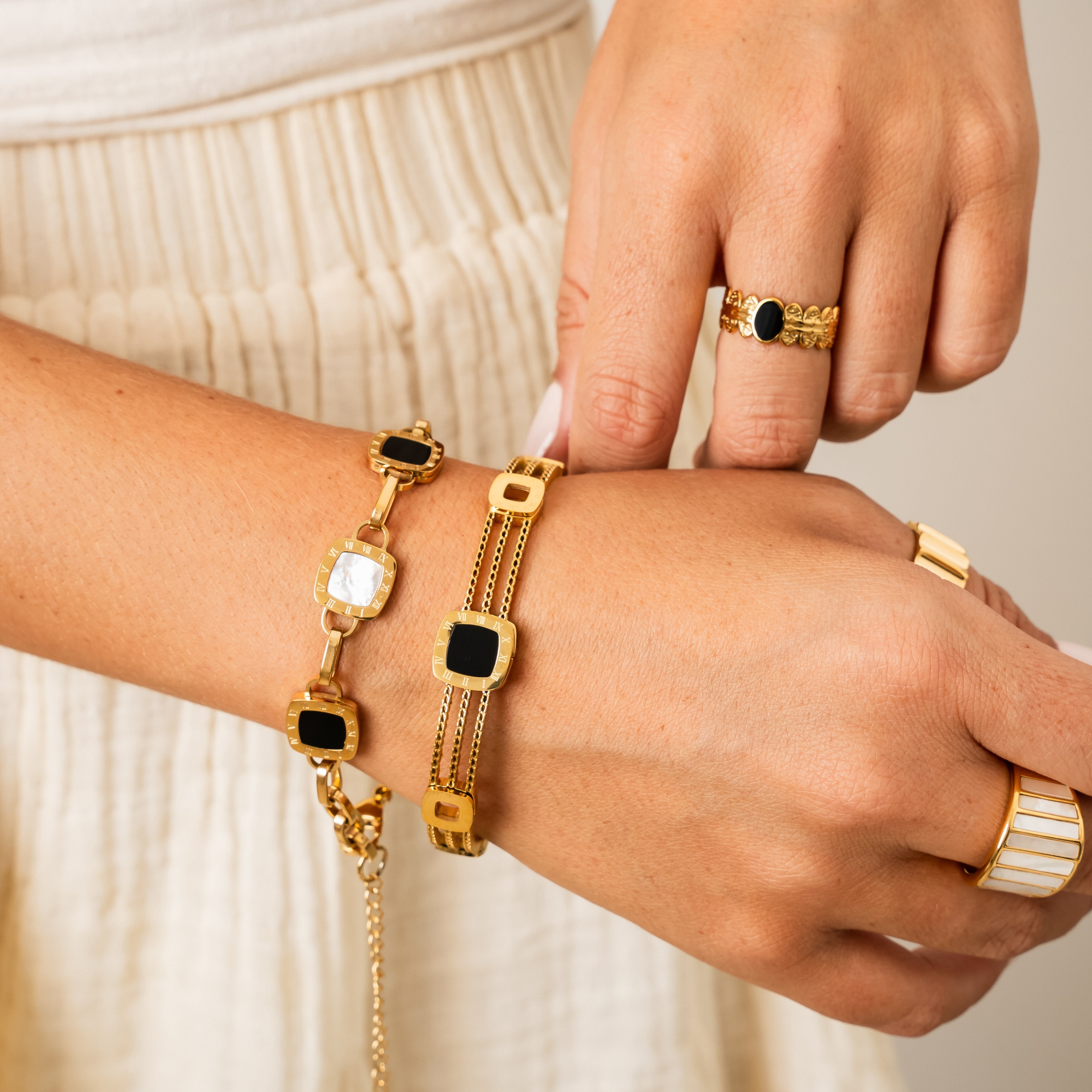 Square Monochrome Clip Chain Bracelet