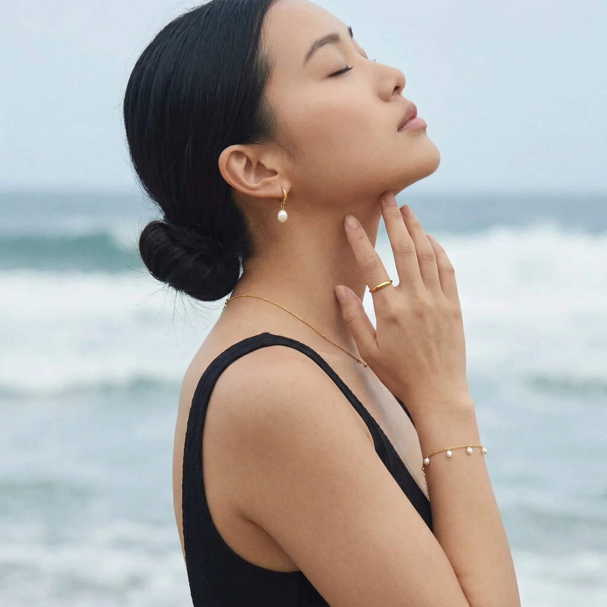 Sara Pearl Earrings